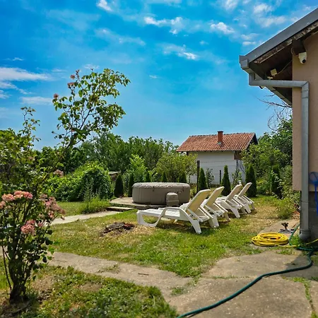 Nera Sremski Karlovci